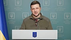 الرئيس الأوكراني فولوديمير زيلينسكي يتحدث في مؤتمر صحفي في كييف، أوكرانيا، الأحد 6 مارس 2022. 