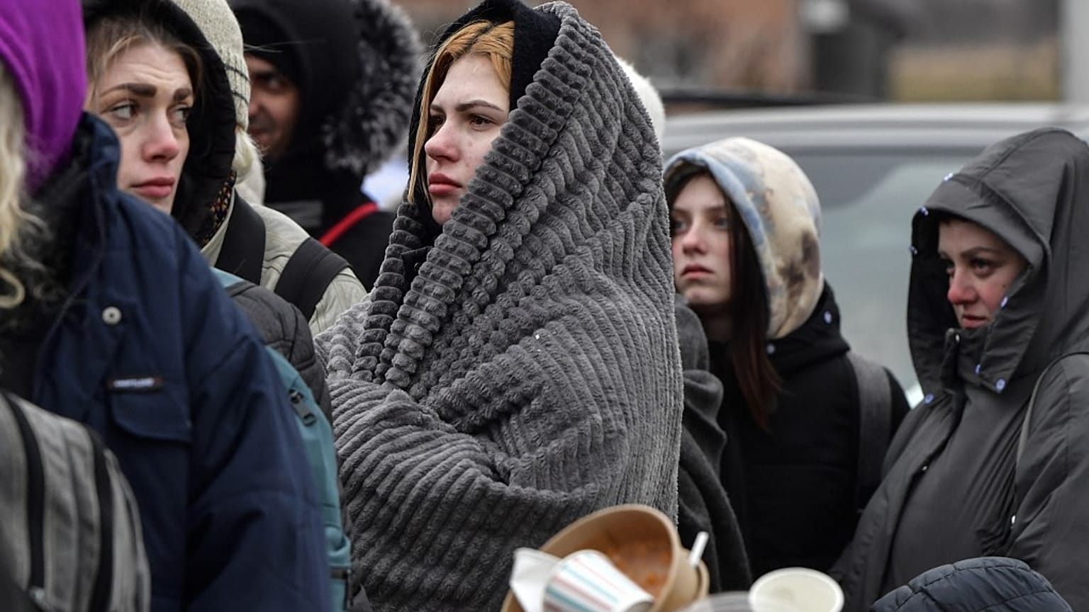 Refugiados ucranianos na passagem fronteiriça de Medyka (Polónia)