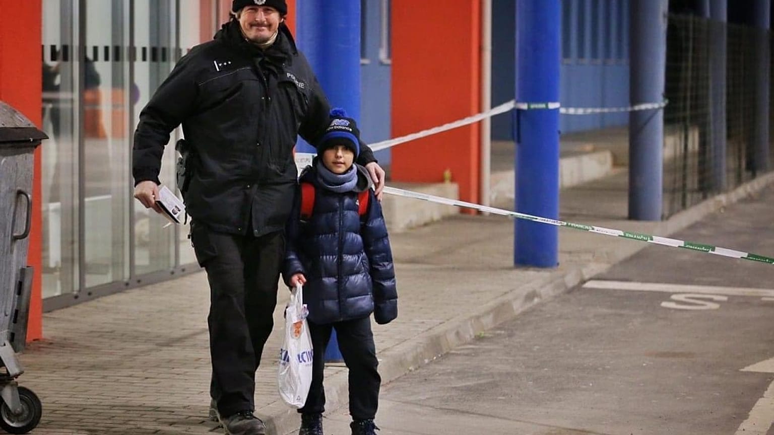Sınır yetkilileri Hassan'ı karşılayarak yakınlarıyla irtibata geçti