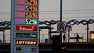 Rusya'nın Ukrayna işgali sonrası Batı'nın Rus petrolüne yasak getireceği yönündeki açıklamalar, petfol fiyatlarını küresel çapta yükseltti