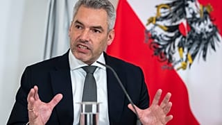Austrian Chancellor Karl Nehammer presents new COVID19 regulations at a press conference in Vienna, Austria, Jan. 6, 2022