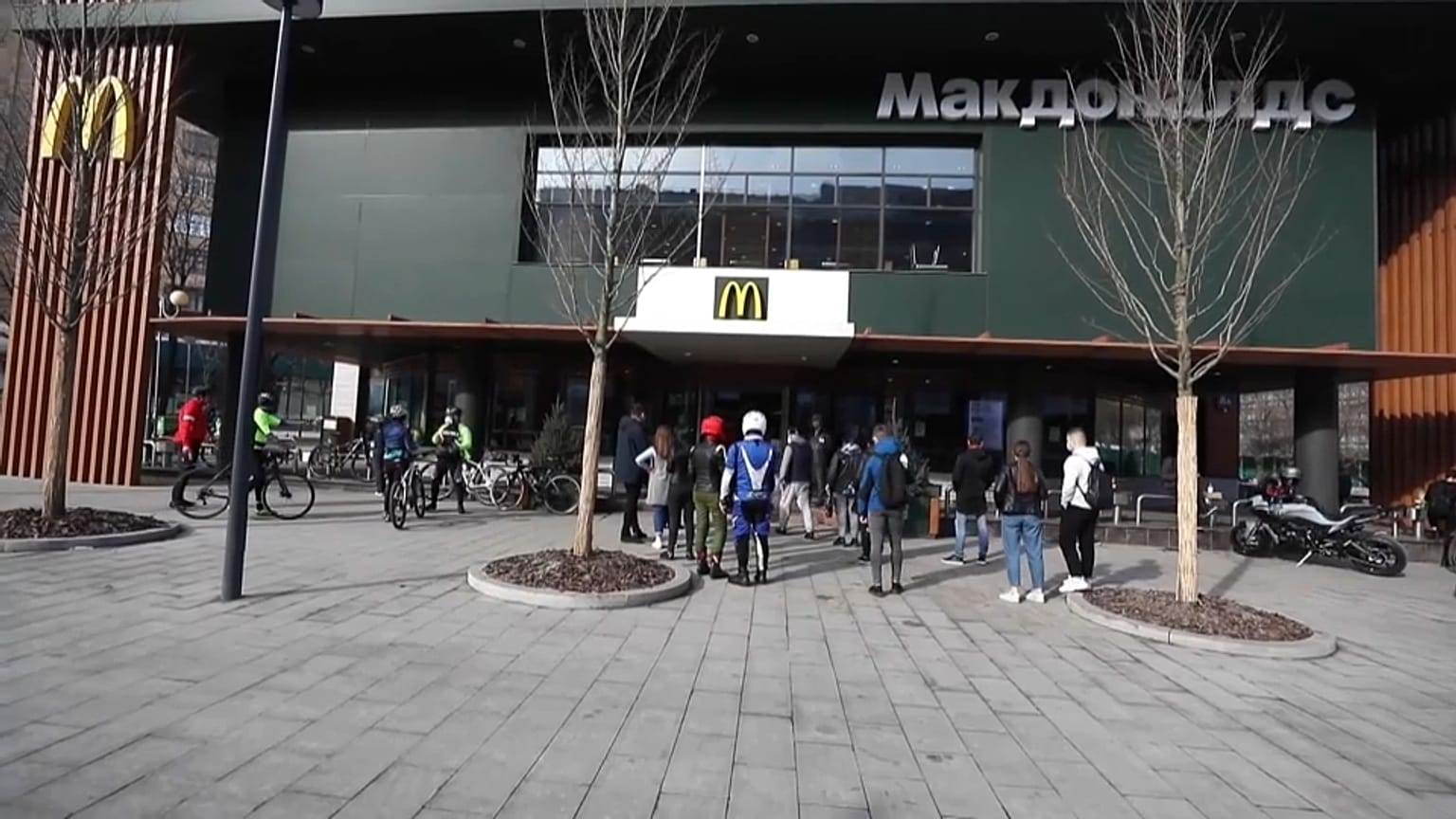 Dernier jour pour ce restaurant Mc Donald's à Moscou, mardi 8 mars