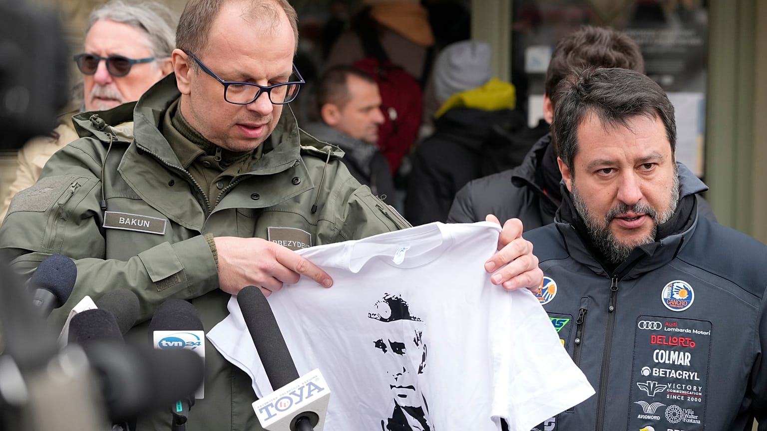 Bakun, Salvini és a putyinos póló a sajtótájékoztatón