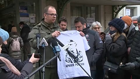 Italian right wing party leader confronted at Polish border