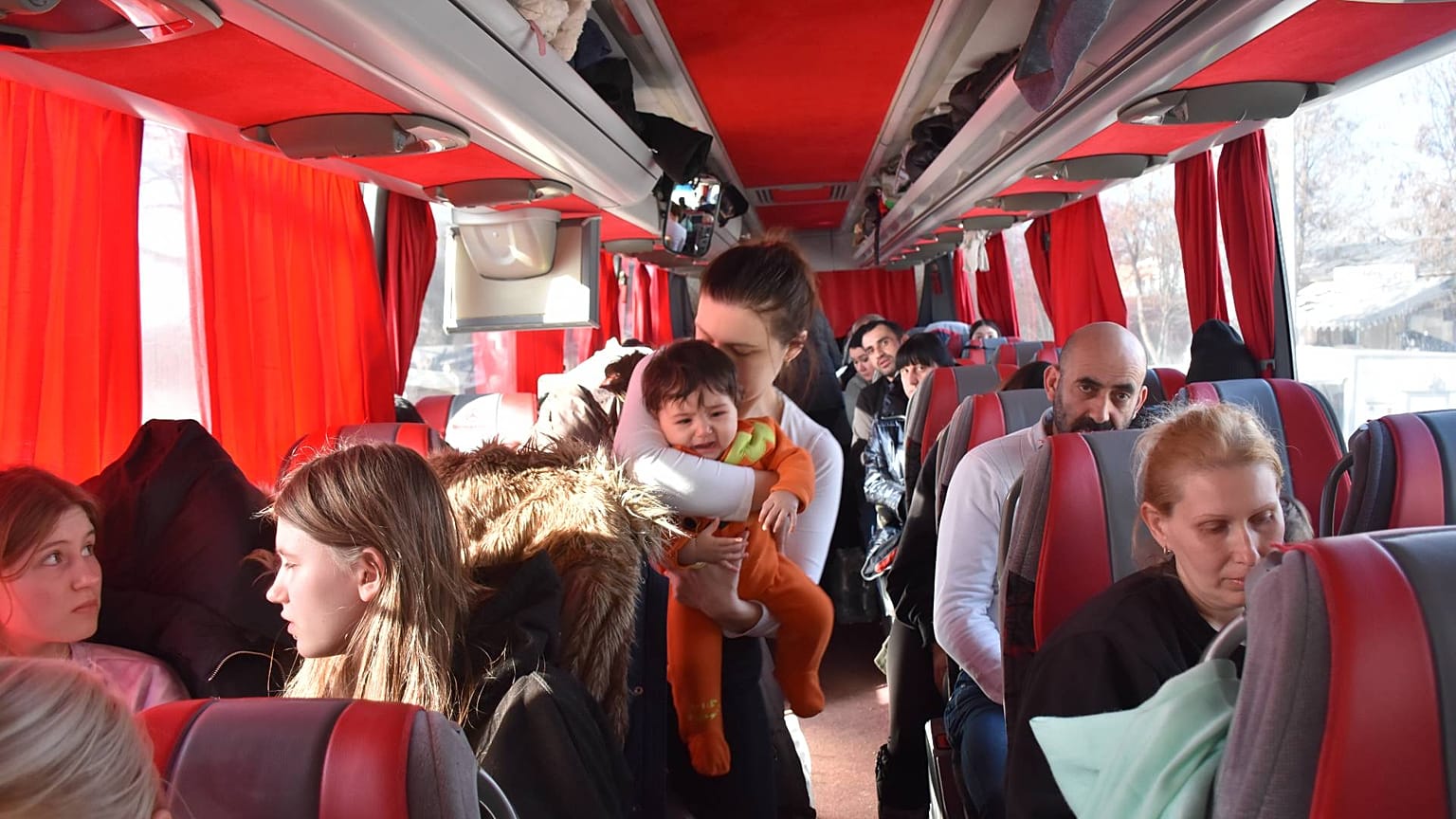 Ukrayna'dan tahliye edilen Türk öğrenciler