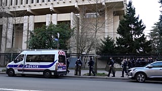 Polizeiaufgebot vor der russischen Botschaft in Paris (Aufnahme vom 22. Februar 2022)