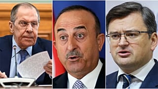 وزراء خارجية أوكرانيا وتركيا وروسيا علر التوالي، دميترو كوليبا - مولود جاويش أوغلو - سيرغي لافروف.
