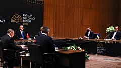 Antalya'da Türkiye'nin ev sahipliğinde Ukrayna ve Rusya dışişleri bakanları görüştü