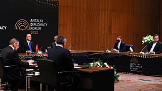 Antalya'da Türkiye'nin ev sahipliğinde Ukrayna ve Rusya dışişleri bakanları görüştü