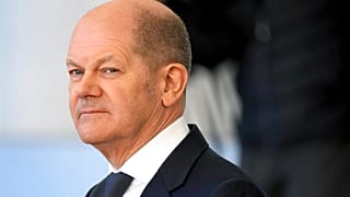 Almanya Başbakanı Olaf Scholz , Rus petrol ve doğal gazının yasaklanması için baskı altında