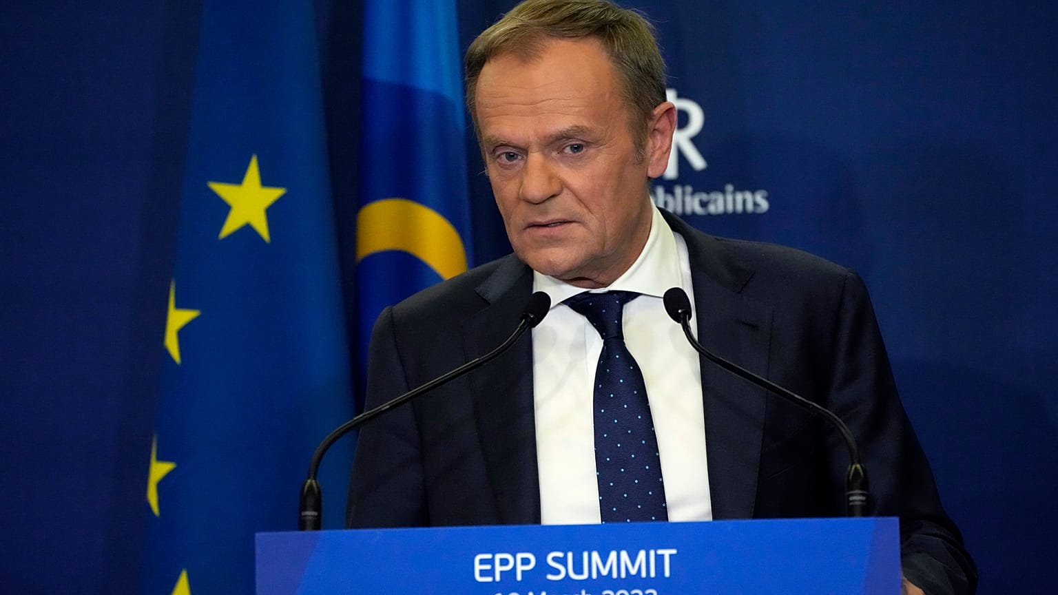 Donald Tusk, az Európai Néppárt elnöke Párizsban
