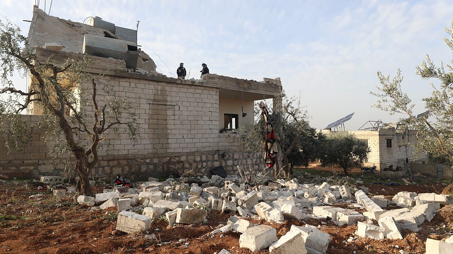 Archives : maison située dans le nord de la Syrie où se trouvait le chef du groupe Etat islamique; après le raid des forces spéciales américaines, le 3 février 2022 