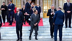 Στιγμιότυπο από την άτυπη σύνοδο των «27» στις Βερσαλλίες