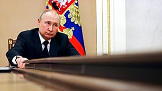 Vladimir Poutine lors d'une réunion visio avec le gouvernement russe, le 10 mars 2022, Moscou