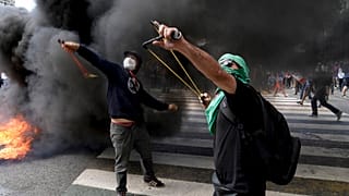 Arjantin'de IMF anlaşmasına karşı yapılan protestoda şiddet olayları yaşandı