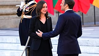 Sanna Marin wird am Donnerstag von Emmanuel Macron in Versailles in Empfang genommen