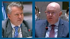 A g. : l'ambassadeur ukrainien à l'ONU / A dr. : l'ambassadeur russe à l'ONU - le 11/03/2022