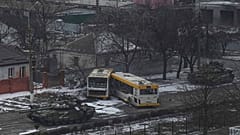 Orosz tankok Mariupol külvárosában