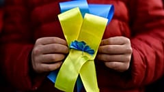New York, Tel Aviv, Florenz, Helsinki, Madrid, Berlin: Weltweite Proteste von Ukraine-Unterstützern
