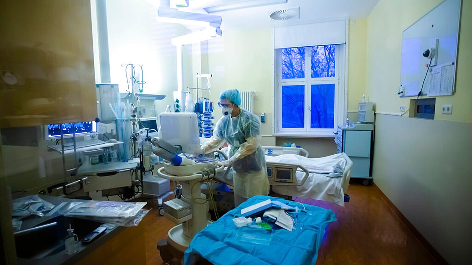 Pflegekraft in einem Krankenhaus in Berlin