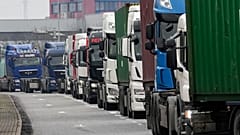 LKW-Stau in Hamburger Hafen