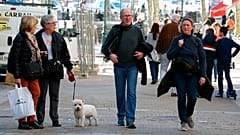 In Frankreich fallen die Masken, trotz steigender Infektionszahlen