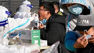 Çin'de 17,5 milyon nüfuslu Şıncın kenti Covid-19 vakaları nedeniyle karantinaya alındı