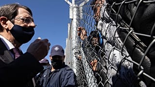 Ο Νίκος Αναστασιάδης στη δομή Πουρνάρα