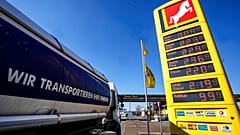 Spritpreise bei einer Tankstelle in Gelsenkirchen, Bild aufgenommen am 7. März 2022.