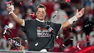 Er habe noch etwas zu erledigen, schrieb Tom Brady in seiner Ankündigung, doch weiterhin Football spielen zu wollen