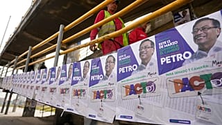 Carteles electorales de la primarias de los partidos colombianos