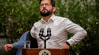 El presidente de Chile, Gabriel Boric,  da una conferencia de prensa en el palacio presidencial de La Moneda, 14/3/2022, Santiago, Chile