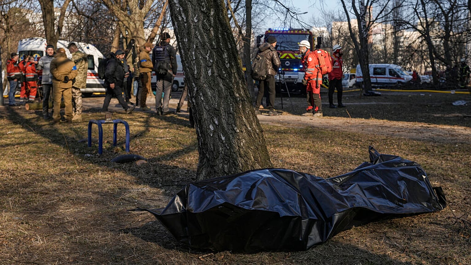 Ανταπόκριση από το Κίεβο: Σοκ για τις επιθέσεις σε κατοικημένες περιοχές