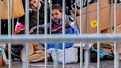 Zwei Jungen im belgischen Registrierungszentrum für ukrainische Flüchtlinge in Brüssel.