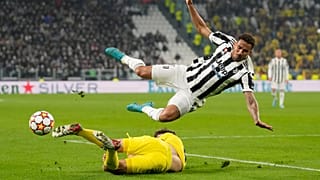 Brasileiro Danilo voa sobre Pau Torres, do Villarreal