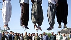 صورة من الارشيف-اعدام خمسة مدانين في حي مشهد، على بعد 1000 كيلومتر شمال غرب طهران-إيران