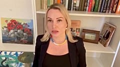 الصحفية الروسية مارينا أوفسيانكوفا