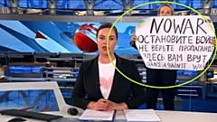 Marina Ovsyannikova élő adásban mutatott a háború és a propaganda ellen tiltakozó feliratot