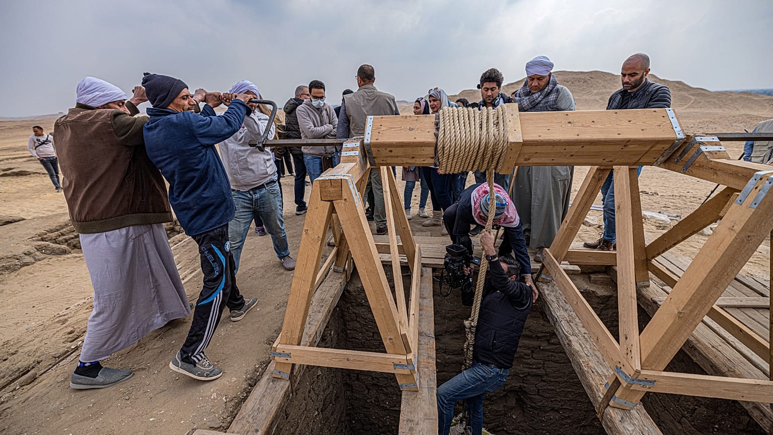Mısır'da yeni keşif: Sakkara'da firavunlar dönemine ait 5 mezar bulundu
