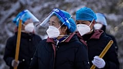 China informa de las primeras muertes por COVID-19 en más de un año, en medio de una ola de ómicron