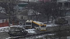 Ρωσικά τανκς στα προάστια της Μαριούπολης