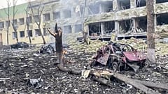 آثار قصف مستشفى ماريوبول، أوكرانيا، مارس 2022.