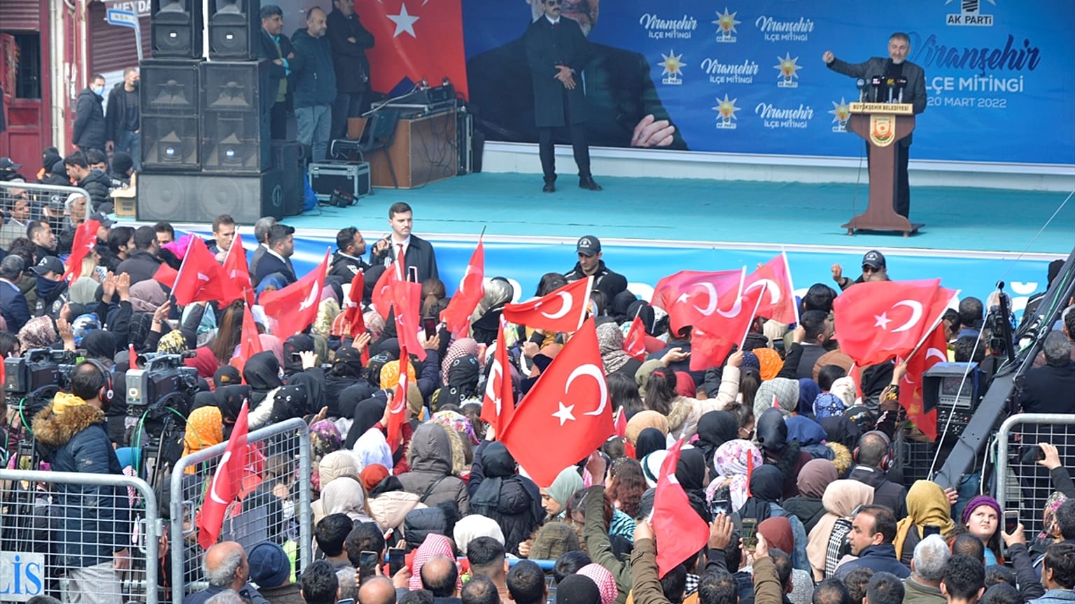 Hazine ve Maliye Bakanı Nebati Şanlıurfa'da halka hitap etti