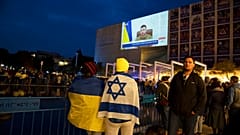 Vor der Knesset versammelten sich Tausende, um die Ansprache live zu verfolgen
