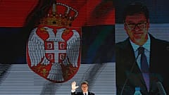 Aleksandar Vučić elnök a mitrovicai szerbeket üdvözli Koszovóban, 2018-ban