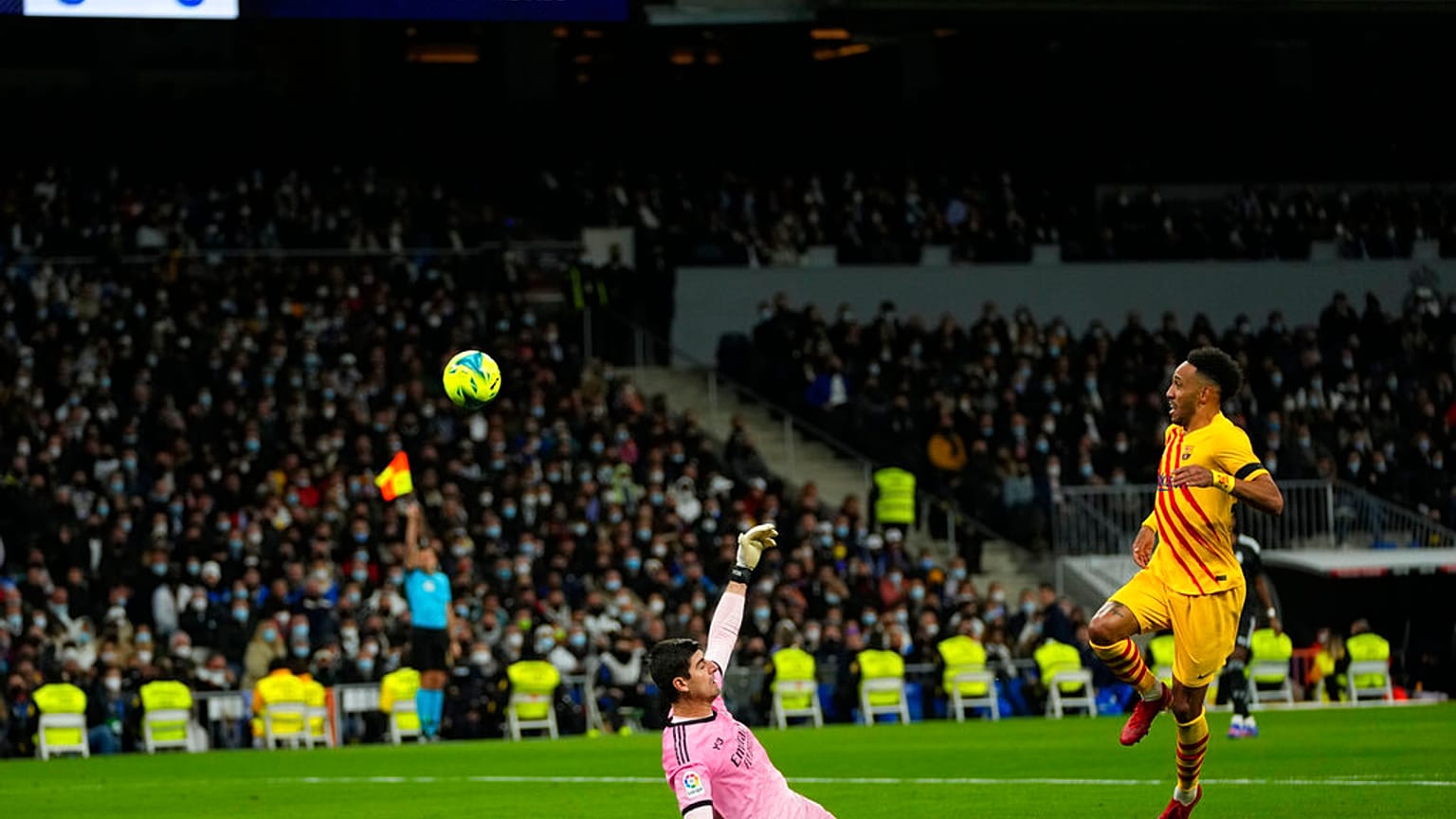 Pierre-Emerick Aubameyang markiert den 4:0 Endstand