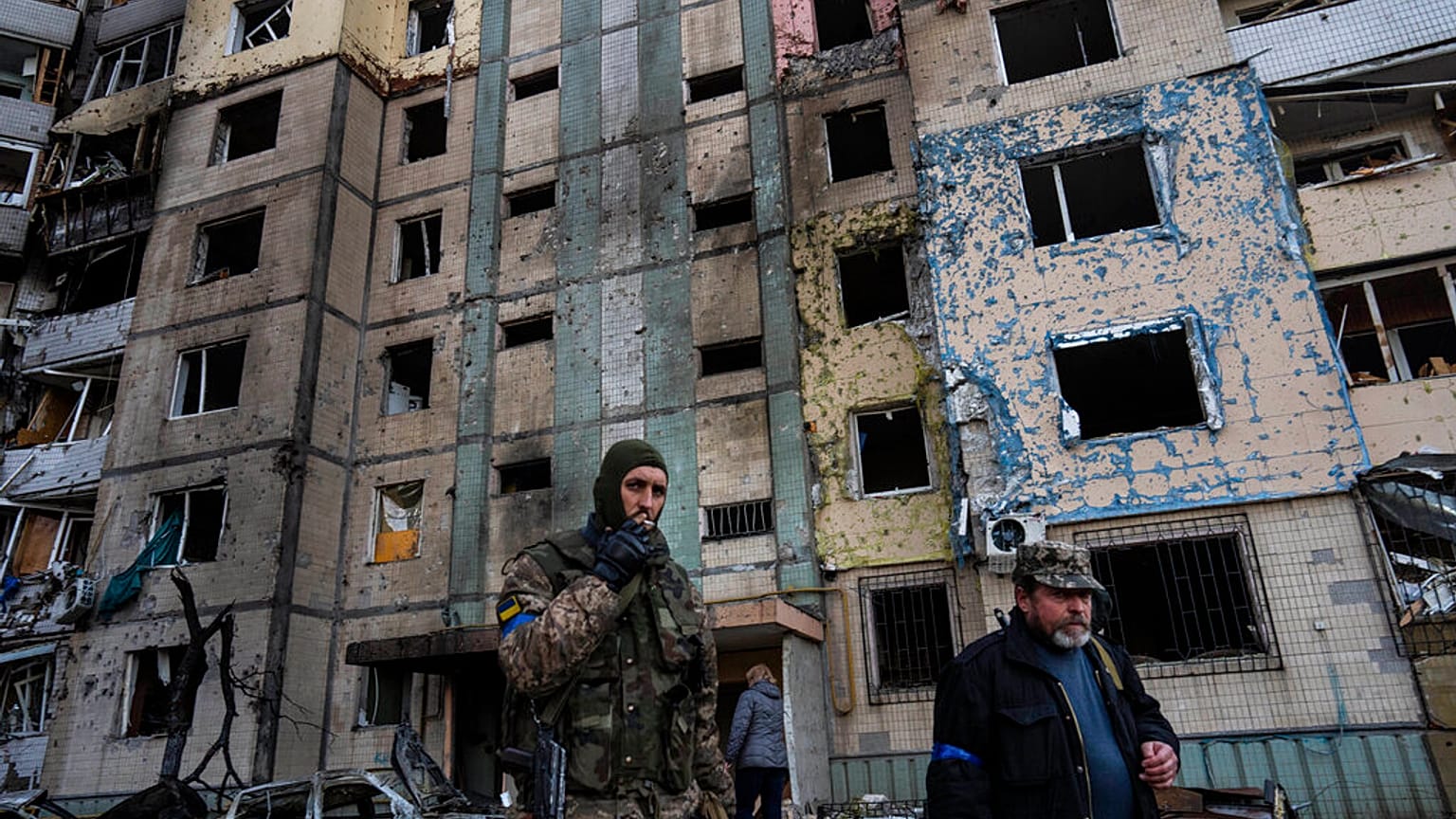 Ucraina, città sotto le bombe: gli attacchi russi, da Kiev a Mariupol