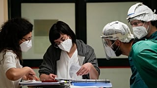 Итальянская система здравоохранения уже долгое время переживает серьёзный кризис