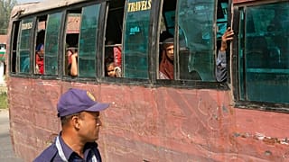 Myanmar'da saldırılardan kaçan Müslüman azınlık Bangladeş'e sığındı (Arşiv)