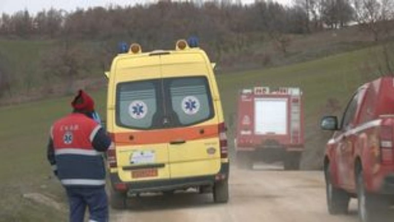 Ασθενοφόρο στο σημείο της έκρηξης στο εργοστάσιο της Ιτέας Γρεβενών